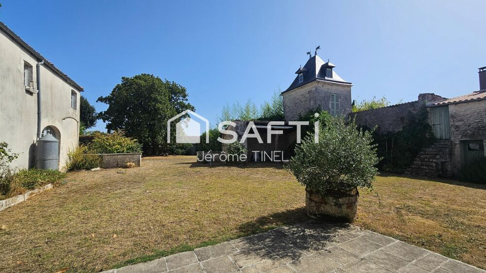 Vente Maison Demeure de charme avec piscine et dépendances – Parc de 1 553 m² au cœur de Cozes Cozes