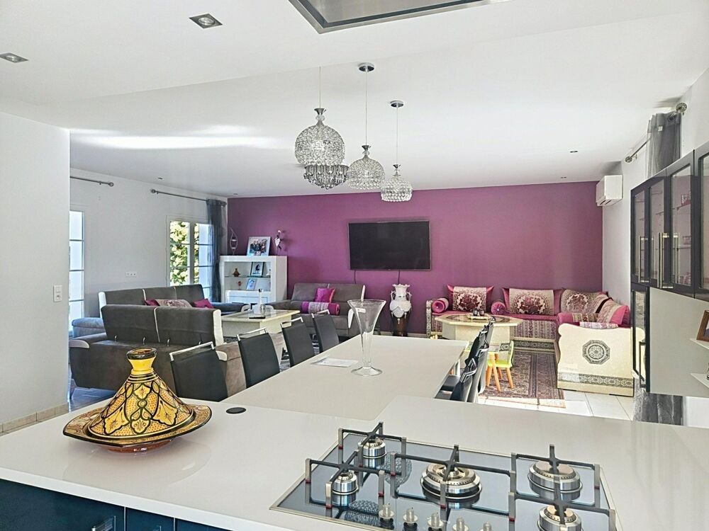 Vente Maison Maison coup de coeur plain pied 4 chambres dependances et grand terrain Tonnay-charente