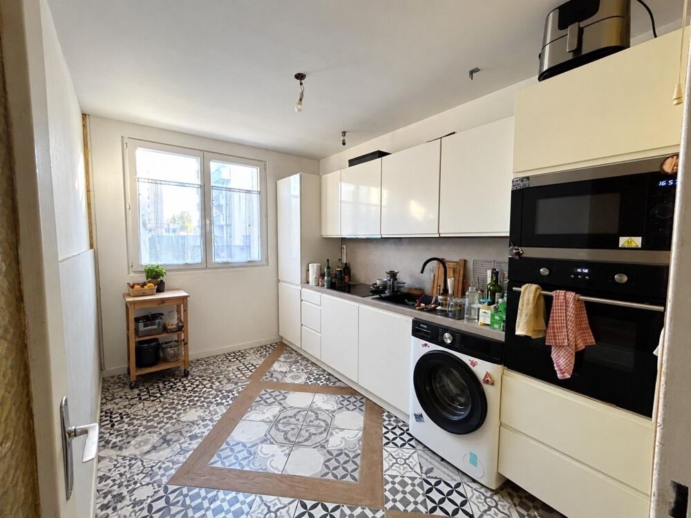 Vente Appartement À Vichy, découvrez cet appartement de 60 m² en rez-de-chaussée, offrant un beau potentiel après quelques travaux de rafraîchisse Vichy