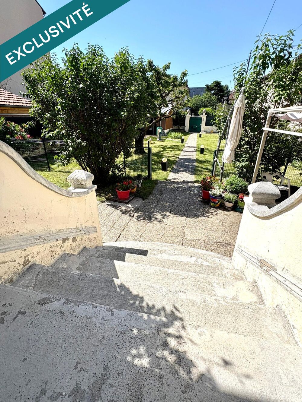 Maison de caractère avec jardin, garage et atelier  Un véritable coup de coeur !