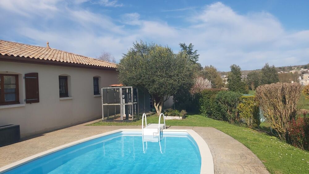 Vente Maison Belle maison de plain-pied avec piscine et garage Touvre