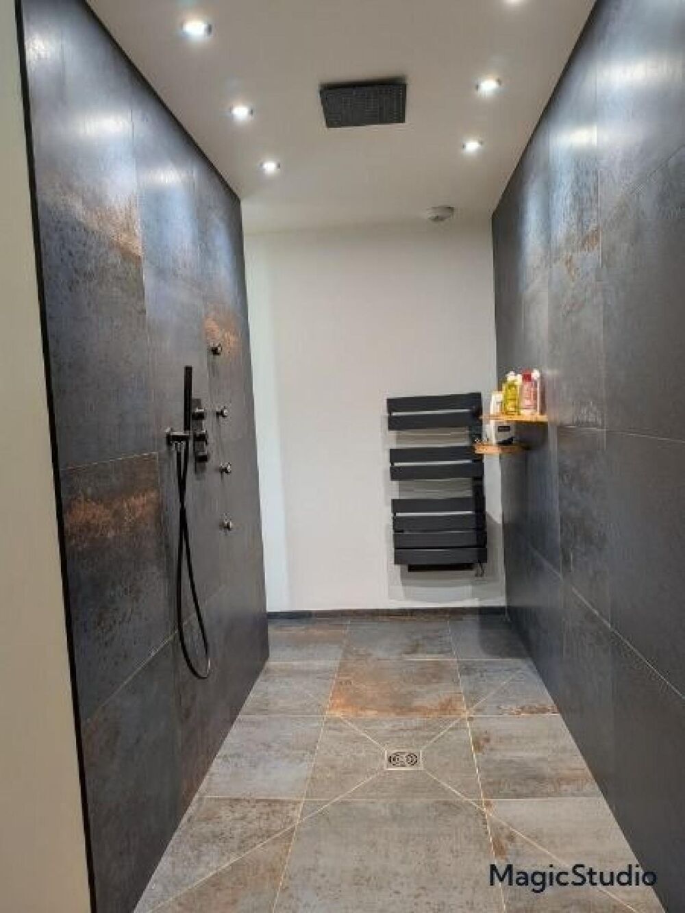 Maison en pierre rénovée 4 chambres  169 m² habitables  Terrain de 4 715 m²  Chamblay (Jura)