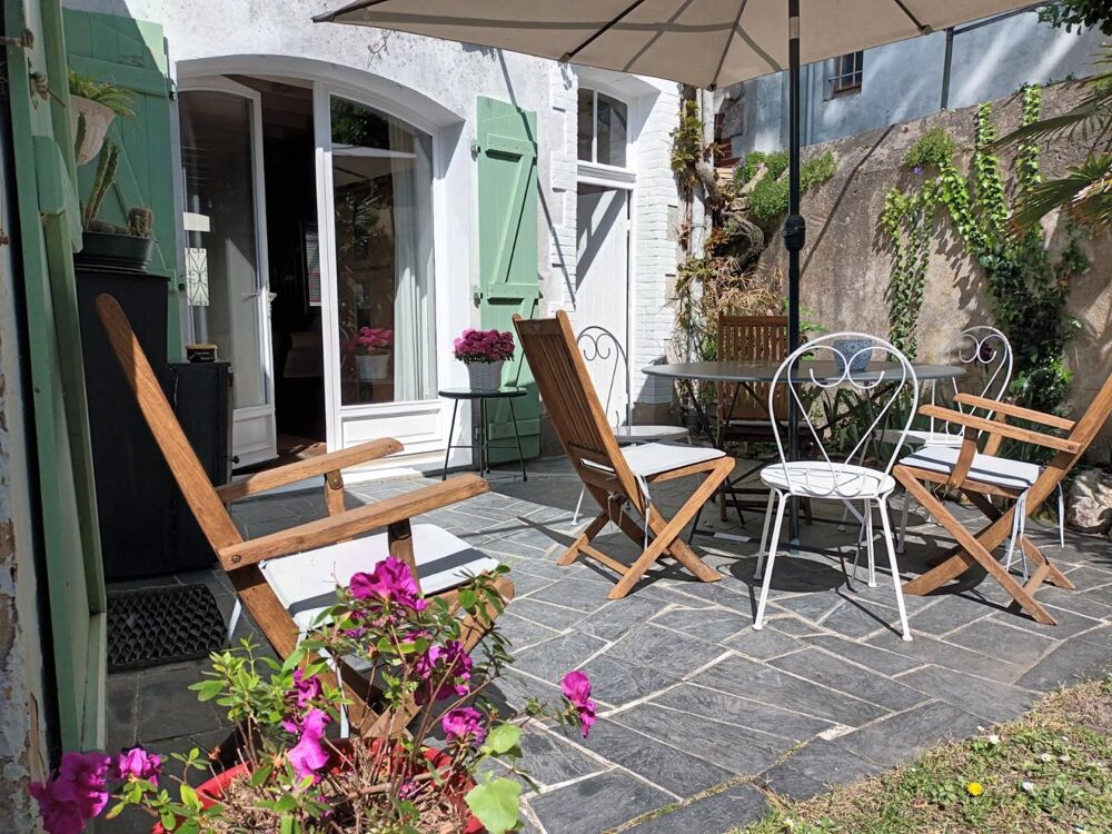 Vente Maison Maison de ville avec quatre chambres et jardin sans vis à vis dans le centre du Pouliguen Le pouliguen