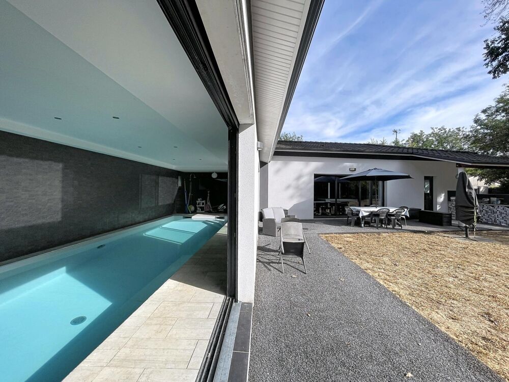 Maison contemporaine de plain-pied de 244m2