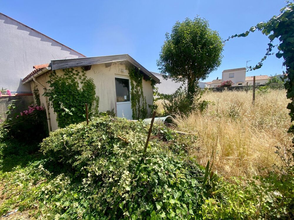 Vente Terrain TERRAIN EMPLACEMENT PRIVILEGIE A DEUX PAS DES COMMERCES - DU LITTORAL - DU PARC D'ANGOULINS ! Angoulins