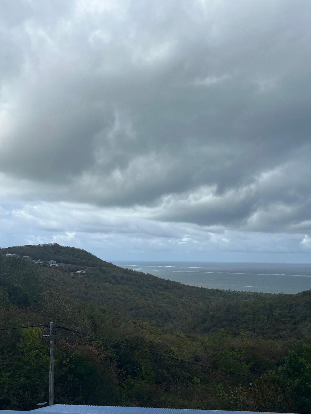 Vente Terrain Terrain d'exception de 10 000 m² au Marin, offrant une vue mer imprenable, déjà viabilisé et idéalement situé à proximité du bou Le marin