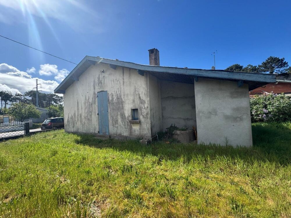 ? Soulac-sur-Mer  Opportunité rare : Maison 59 m² à rénover avec dépendance 53 m² et garage 23 m² ! ?