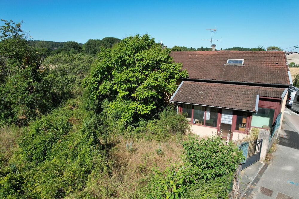 MAISON FAMILIALE DE CARACTÈRE À RÉNOVER  220 m² ENV.  TERRAIN 1 082 m²