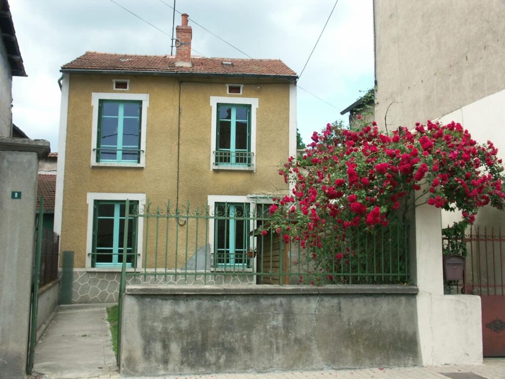 Maison de bourg avec jardin en facade