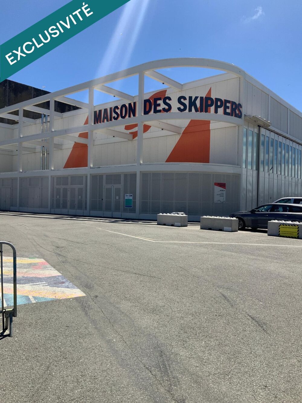   Très belle affaire de vente de bateaux ( concessionnaire de plusieurs marques ) 