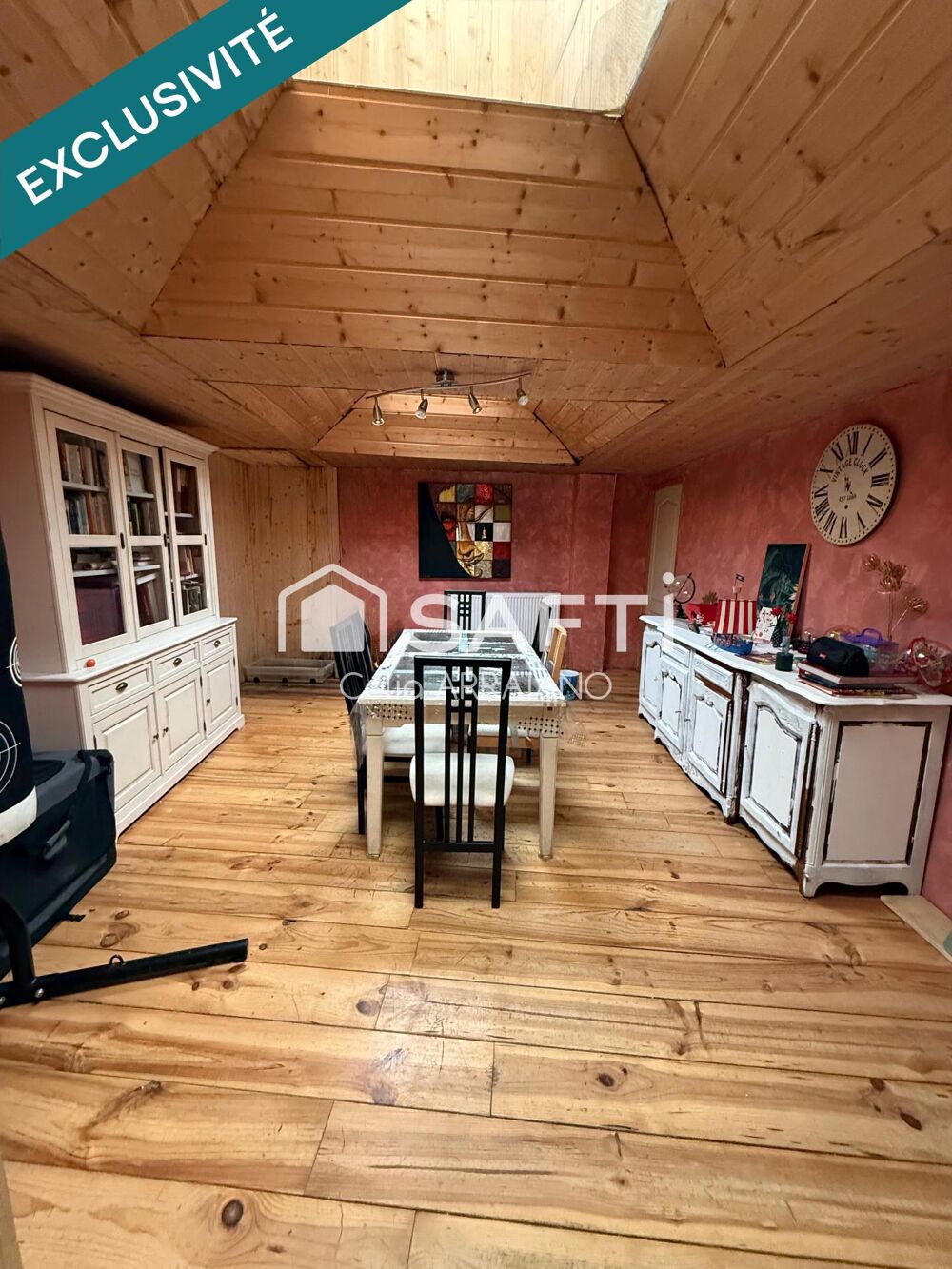 MAISON FAMILIALE + DOUBLE GARAGE ET PETIT JARDIN