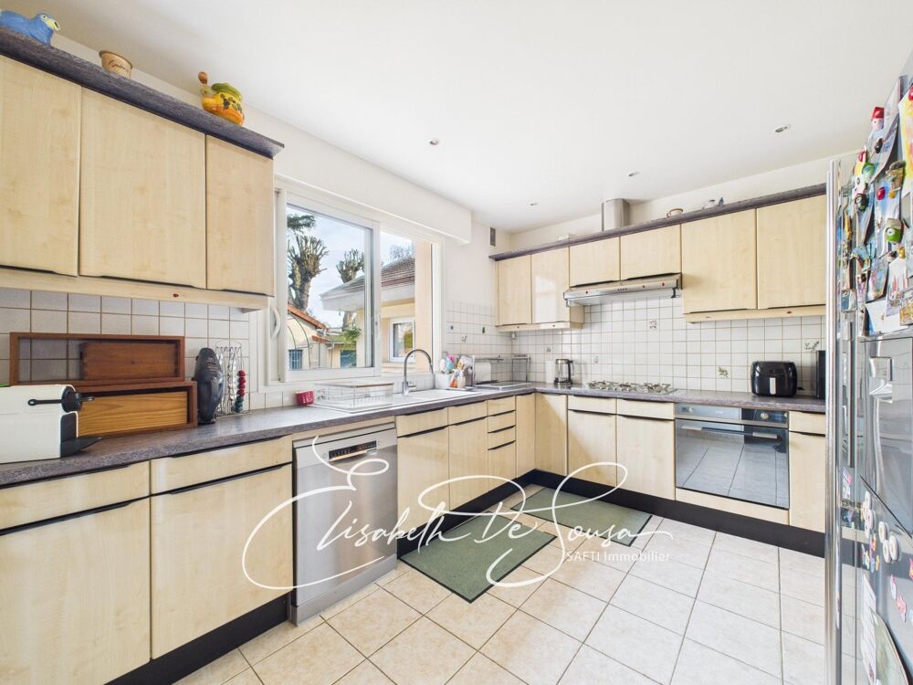 Maison non mitoyenne de plain-pied, 1003 m2 de terrain