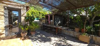 Vente Maison Une maison plein de potentiel, au calme et au coeur de la ville! La garde