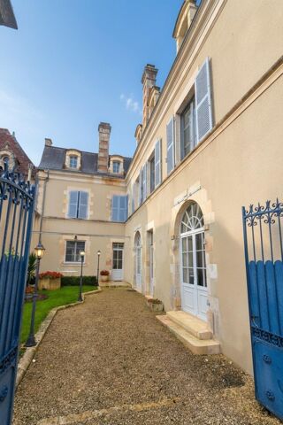  Maison à vendre 10 pièces 396 m²