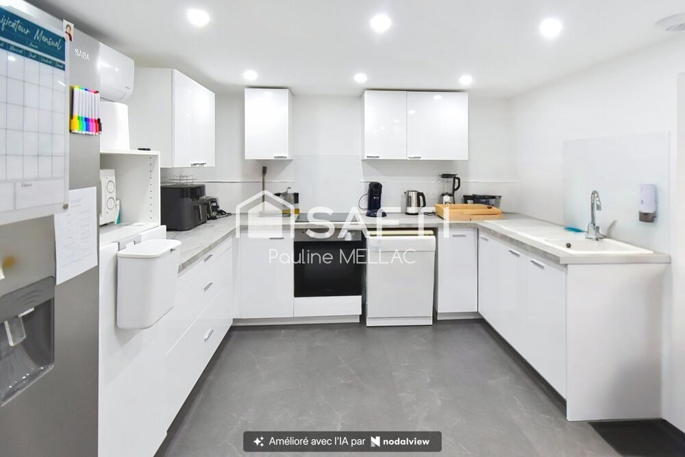 Vente Appartement Situé sur la commune de Mâcon à proximité du centre et des commerces cet appartement en duplex rénové vous séduira. Macon