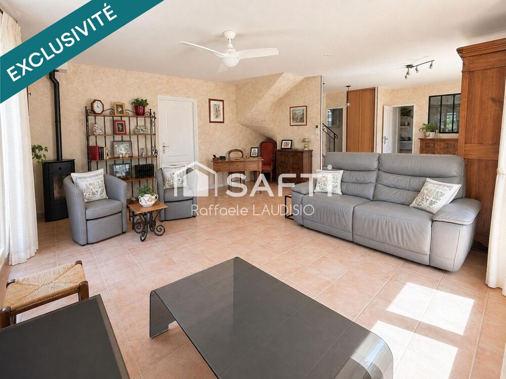 Vente Maison Villa, au calme avec piscine et la mer à 3 min! Saint-raphael
