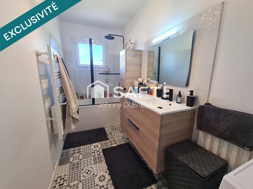 Vente Appartement HYERES - Appartement T4 lumineux avec terrasse et vue dégagée Hyeres