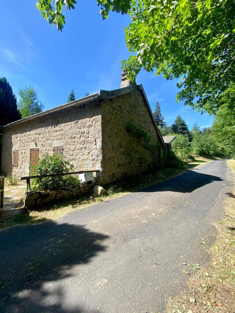 Vente Maison Maison 80M² avec dépendance sur grand terrain plat d'1Hectare Devesset