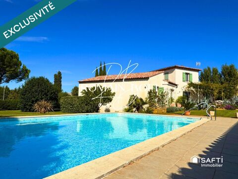   Maison 6 pi�ces de 235m2 sur 3000m2 de terrain avec piscine et d�pendance Maison - 6 pi�ce(s) - 235 m�