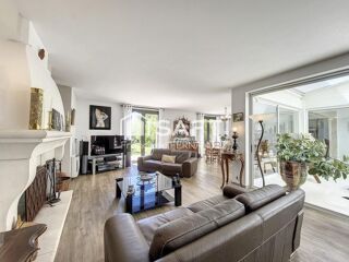  Maison � vendre 5 pi�ces 235 m�