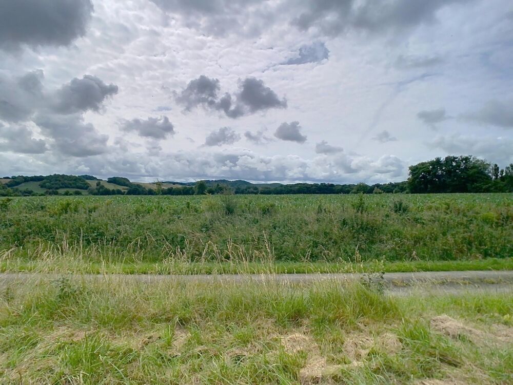 Vente Terrain Joli terrain viabilisé avec vue dégagée sur les collines Saint-medard