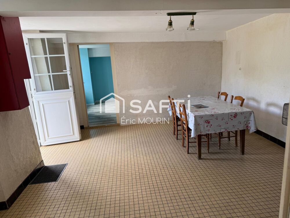 Vente Maison Cette grande fermette de plain pied avec terrain terrain agricole et plan d'eau. Ombree d anjou