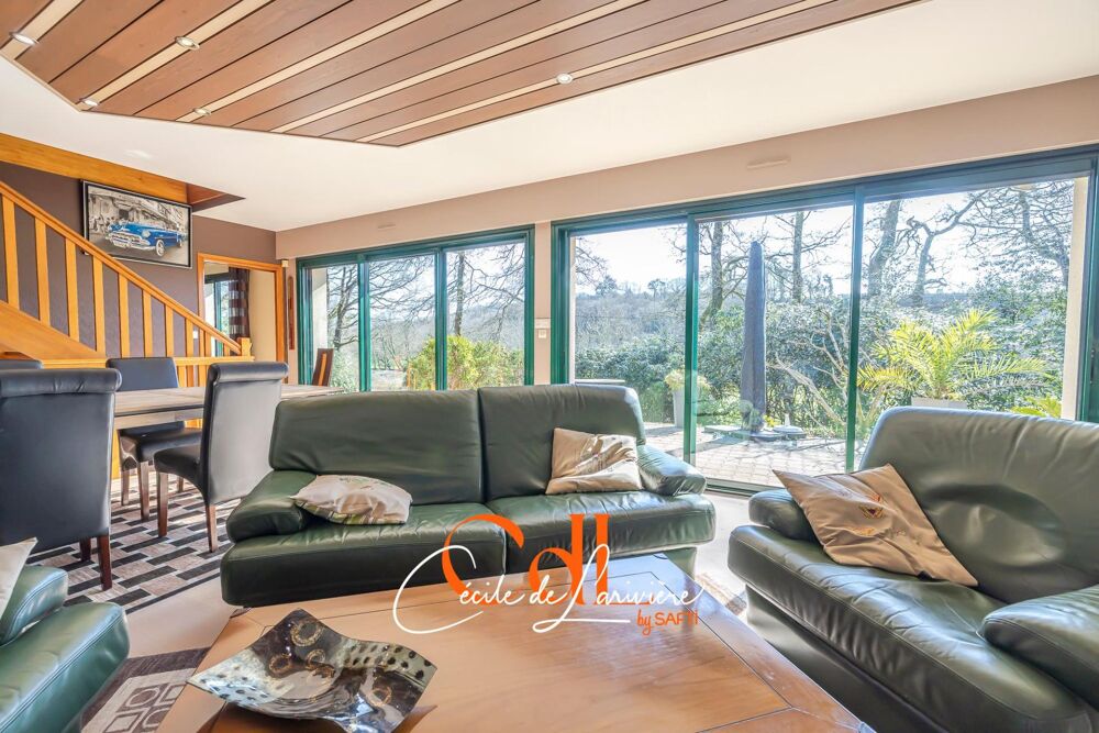 Belle maison d'architecte dans un cadre boisé à Landivisiau