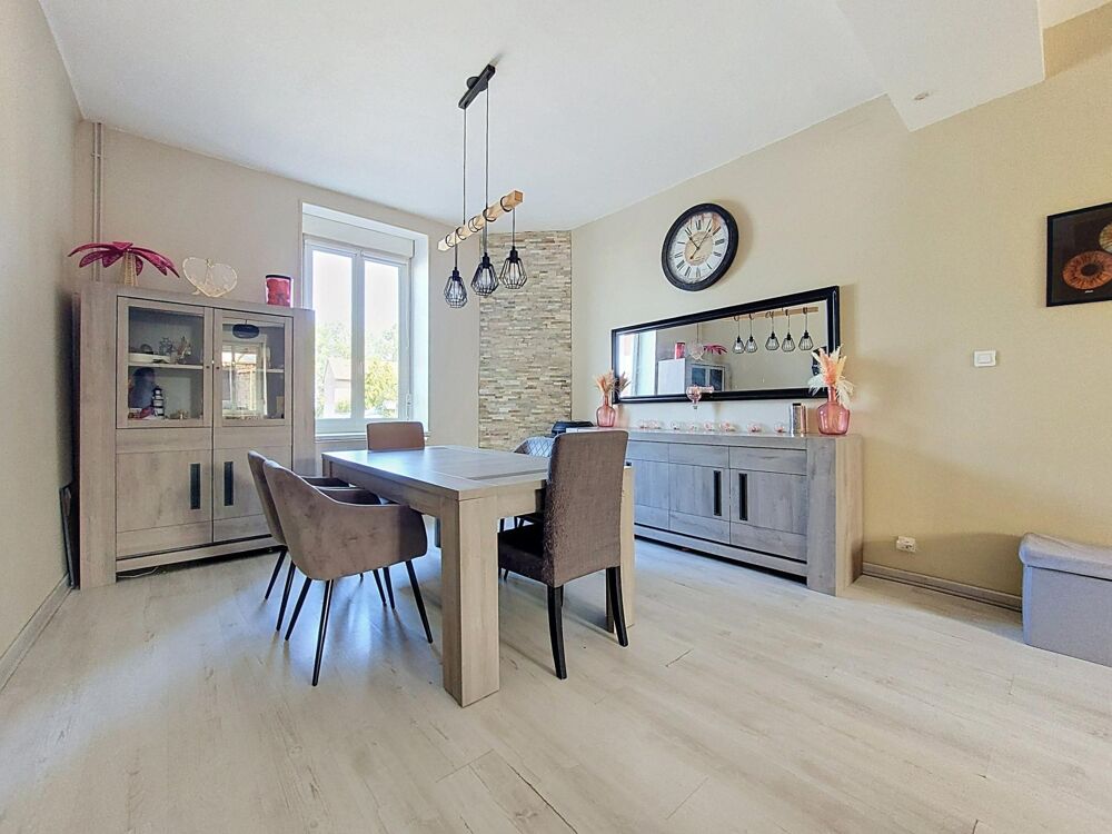 Vente Maison Maison de village aux beaux volumes avec jardin, dépendance et garage. Malaucourt-sur-seille