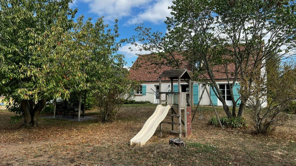 Vente Maison Construction 2004 de qualité pour cette maison alliant les styles ancien à l'extérieur et récent à l'intérieur. Mareau-aux-pres