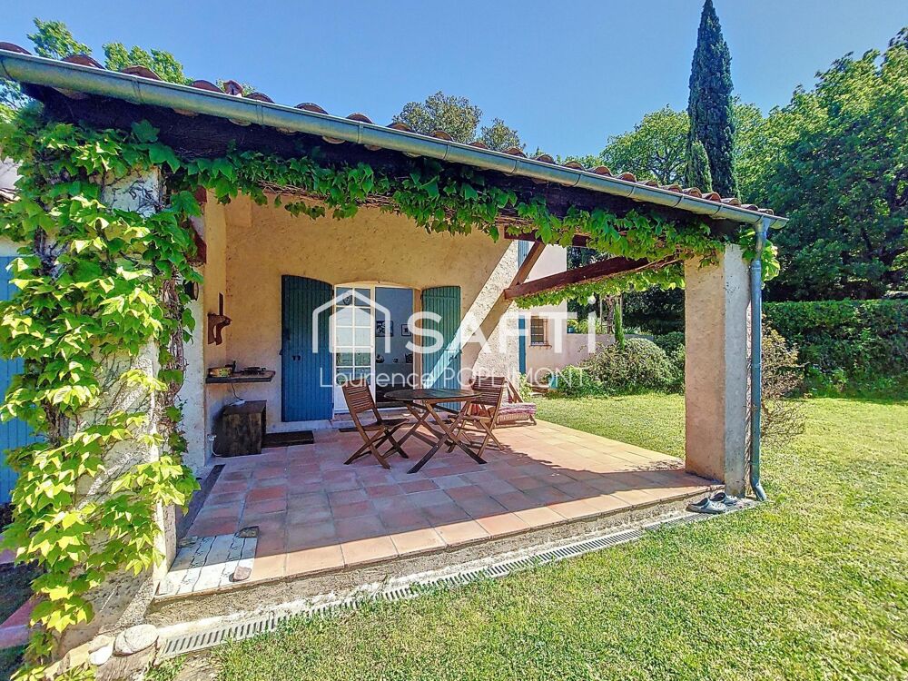 Propriété aux finitions exceptionnelles: Bastide de 225 m2, 15 min de Saint-Tropez, plage à 10 min, village de Grimaud à pieds.