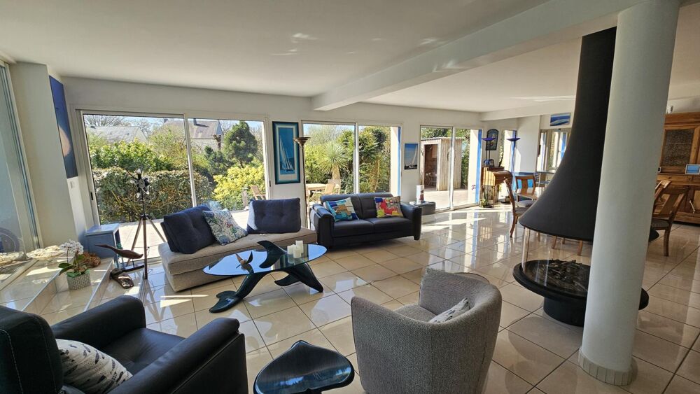 Maison d'architecte avec piscine intérieure