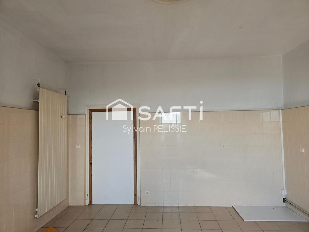 Vente Maison Maison ancienne de 242 m² avec jardin, grenier aménageable et garage de 250 m² Molieres