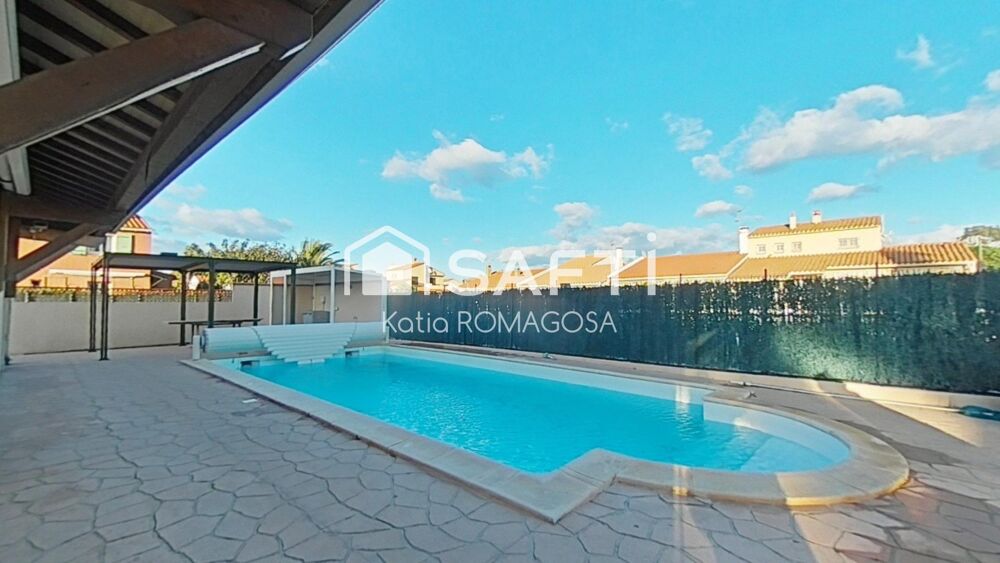 Le confort absolu : 175 m² habitables - 4 chambres - piscine au sel