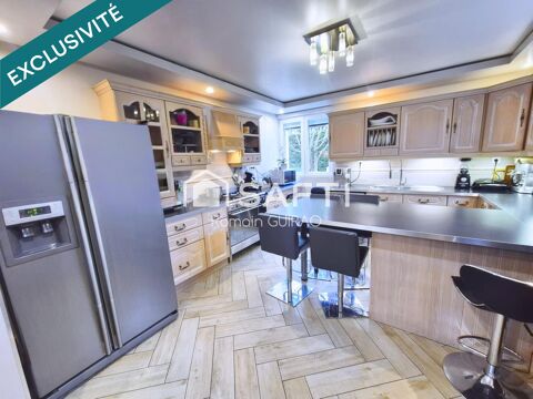   Magnifique maison 6 pi�ces avec piscine Maison - 6 pi�ce(s) - 137 m�