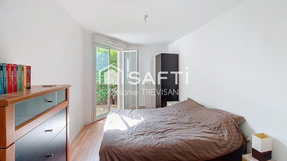 Vente Appartement Antony- Rez de jardin avec 2 chambres, 30 m² de terrasse et jardin à 10 mn du RER B Antony