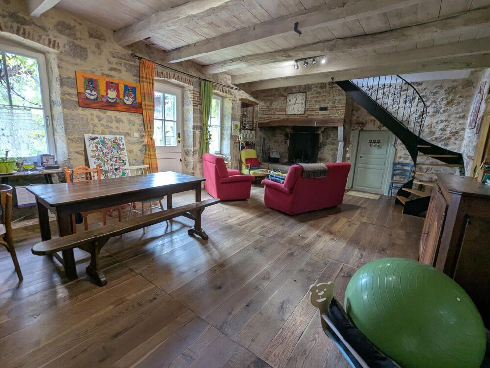 Ensemble immobilier à deux pas de Saint Cirq Lapopie