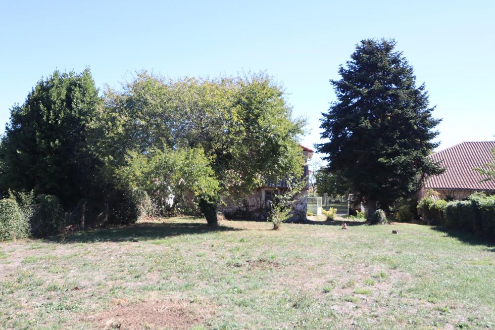 Vente Maison Maison 2 chambres à rénover sur terrain de 988m2 Londigny