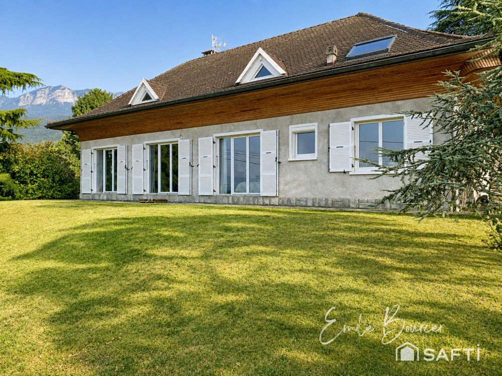 Maison vue lac, 5 chambres, grand terrain arboré