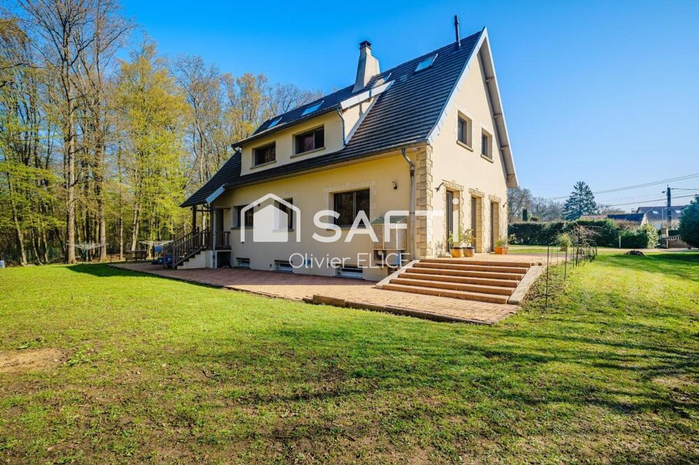 Belle maison dans son écrin de verdure