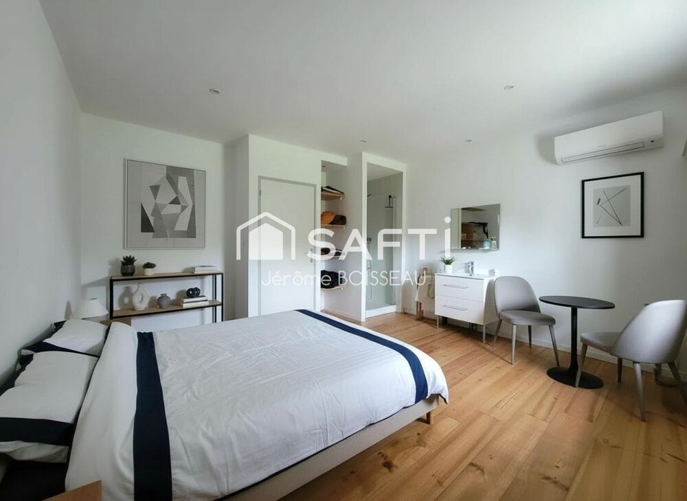 VILLA MODERNE DE 222M2  AIR PARK DE BISCARROSSE- 336M2 DE HANGAR