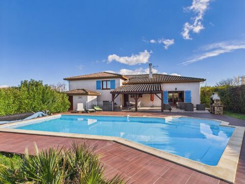   Maison familiale avec piscine et grand jardin, luminosit� et confort au c�ur de Rouffiac Maison - 6 pi�ce(s) - 182 m�