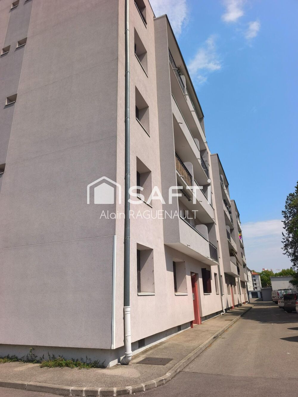Vente Appartement LYON 8 SANTY LA PLAINE - T3 (Deux chambres ) avec Balcon - Travaux à prévoir Lyon 8