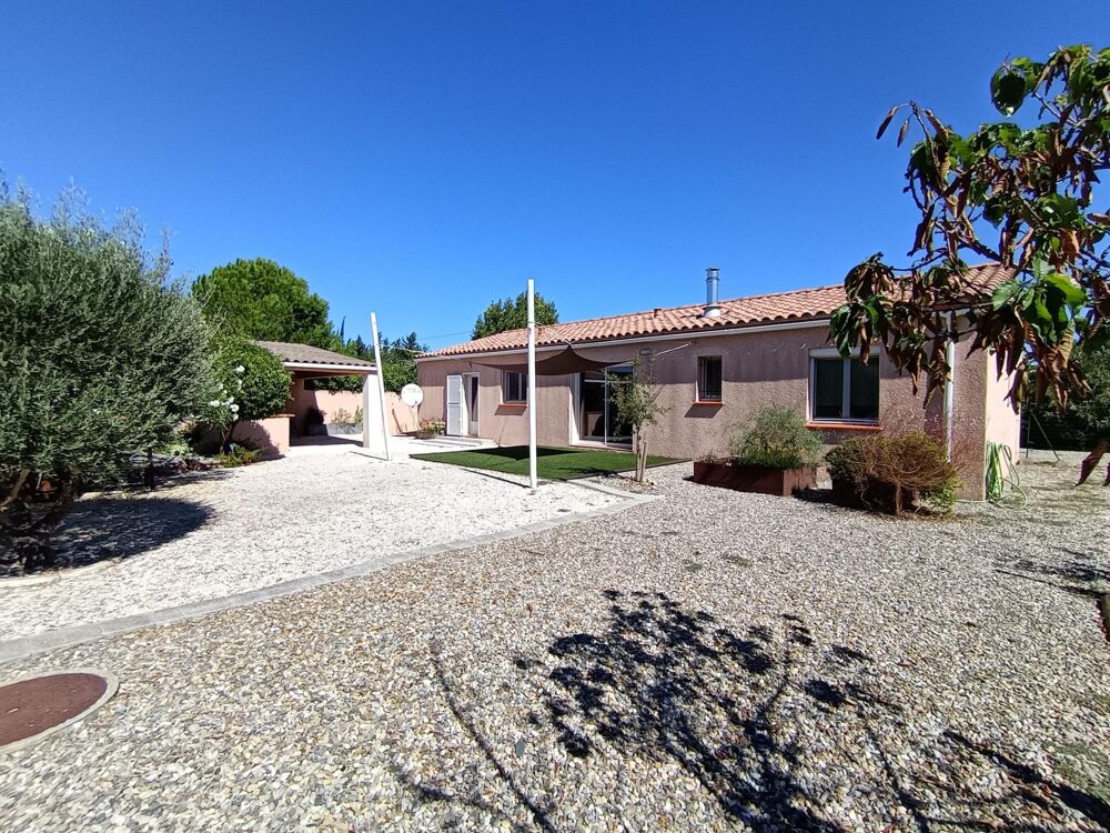 Villa 120m² 4 chambres sur terrain de 996m² avec piscine, double garage et cuisine d'été
