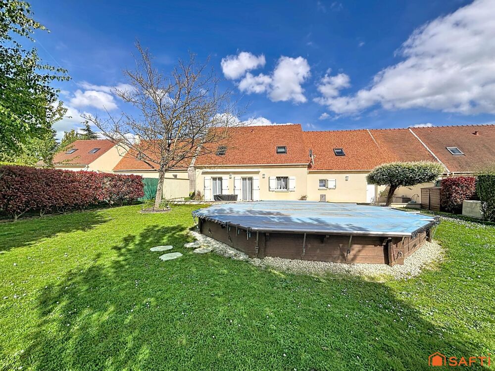 Maison individuelle de 164 m2, Séjour 60 m2, 4 chambres, Terrain de 800 m2 avec piscine