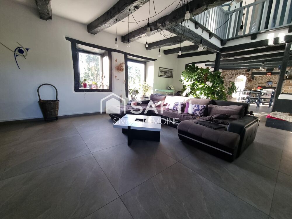Longère d'environ 200 m2 habitables avec vie de plain-pied