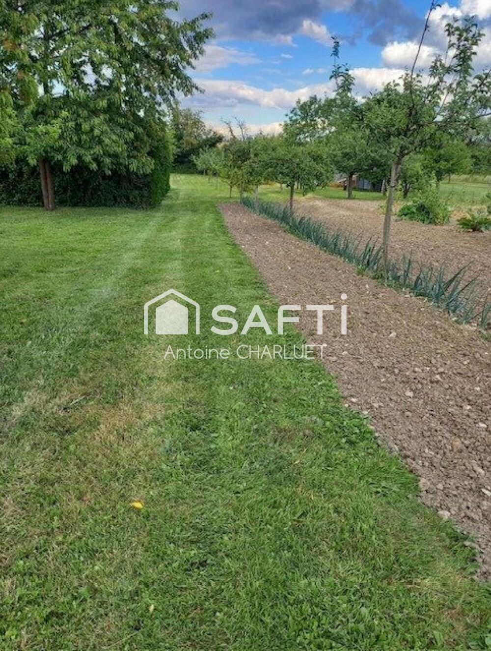 Vente Terrain Terrain 1750m² constructible et borné Clion