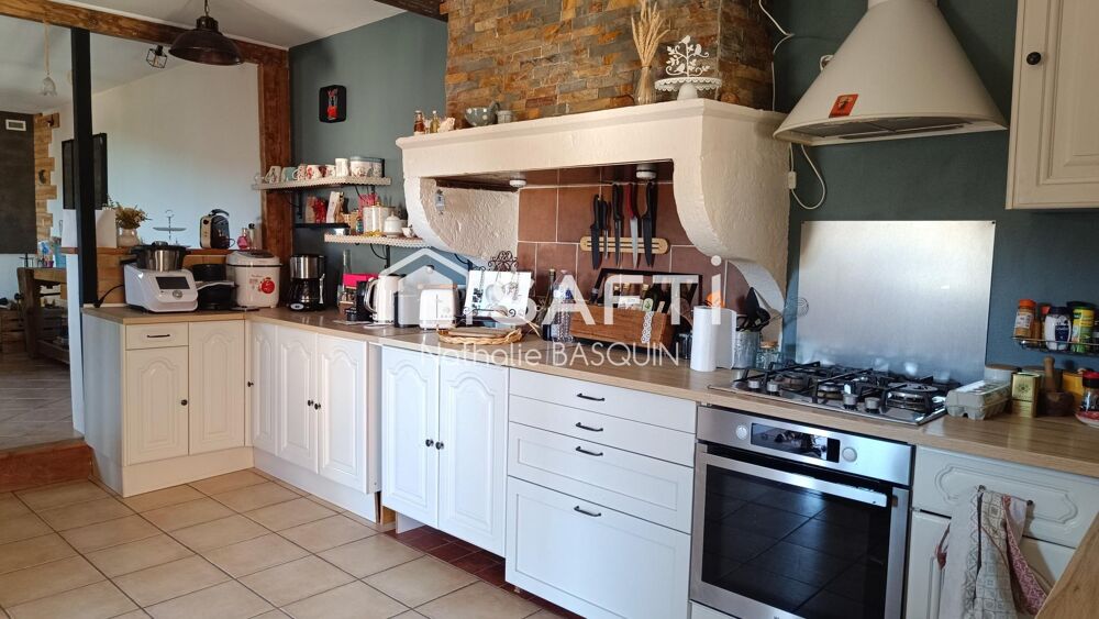 Côte Chalonnaise jolie maison de village en pierre avec extérieur