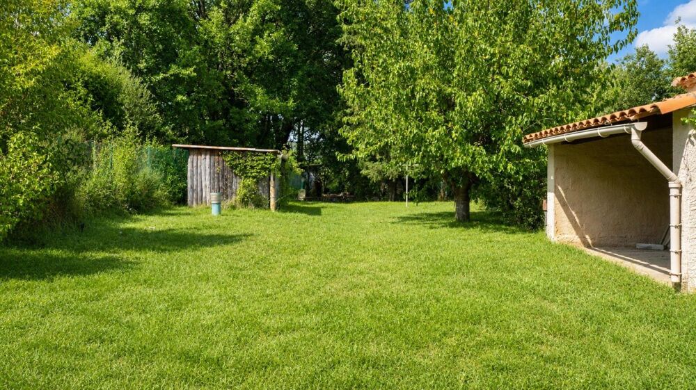 Vente Maison UN HAVRE DE PAIX AU BORD DE LA RIVIÈRE, IDÉAL POUR UNE VIE DE FAMILLE Salernes