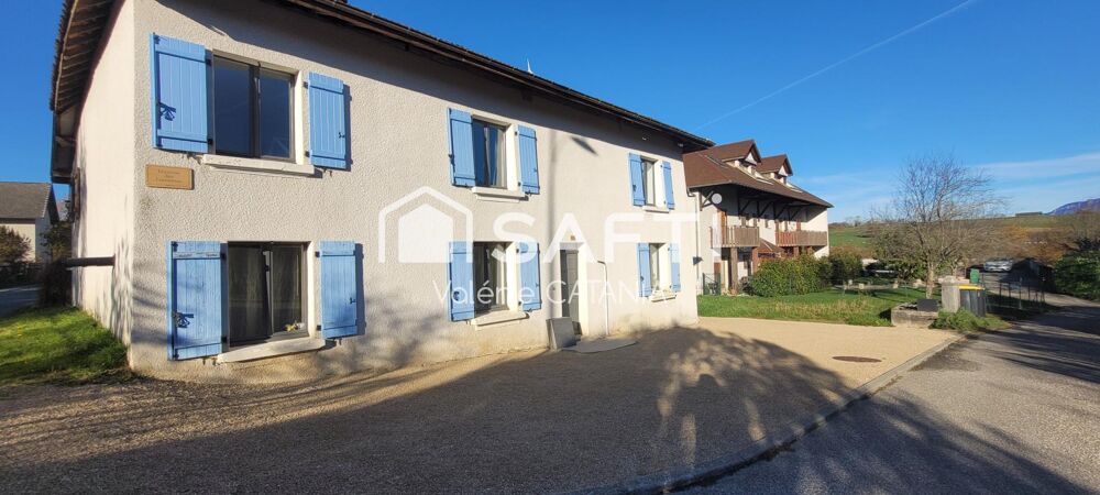 Vente Maison Velanne - Maison en pisé  de 160 m²  avec jardin. Velanne