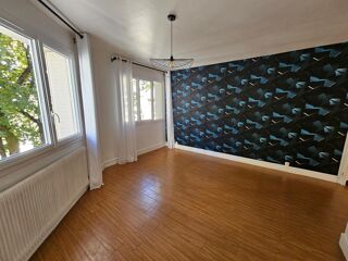 Vente Appartement Appartement F4 69 m² situé à 200 m du plan d' eau avec garage Vichy